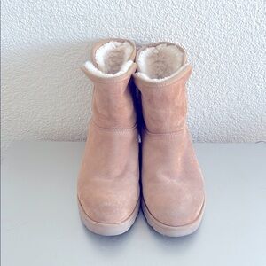 Ugg Wedge Boot / Size 8
